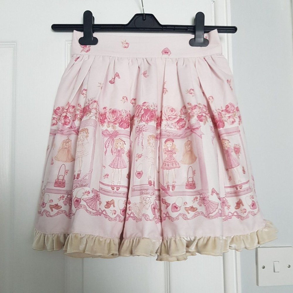 Liz Lisa Dress Up Doll skirt